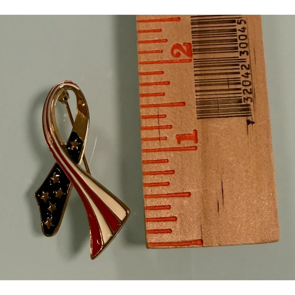 VTG American Flag Ribbon Pin Copywrite Darleen USA 9-11-2001